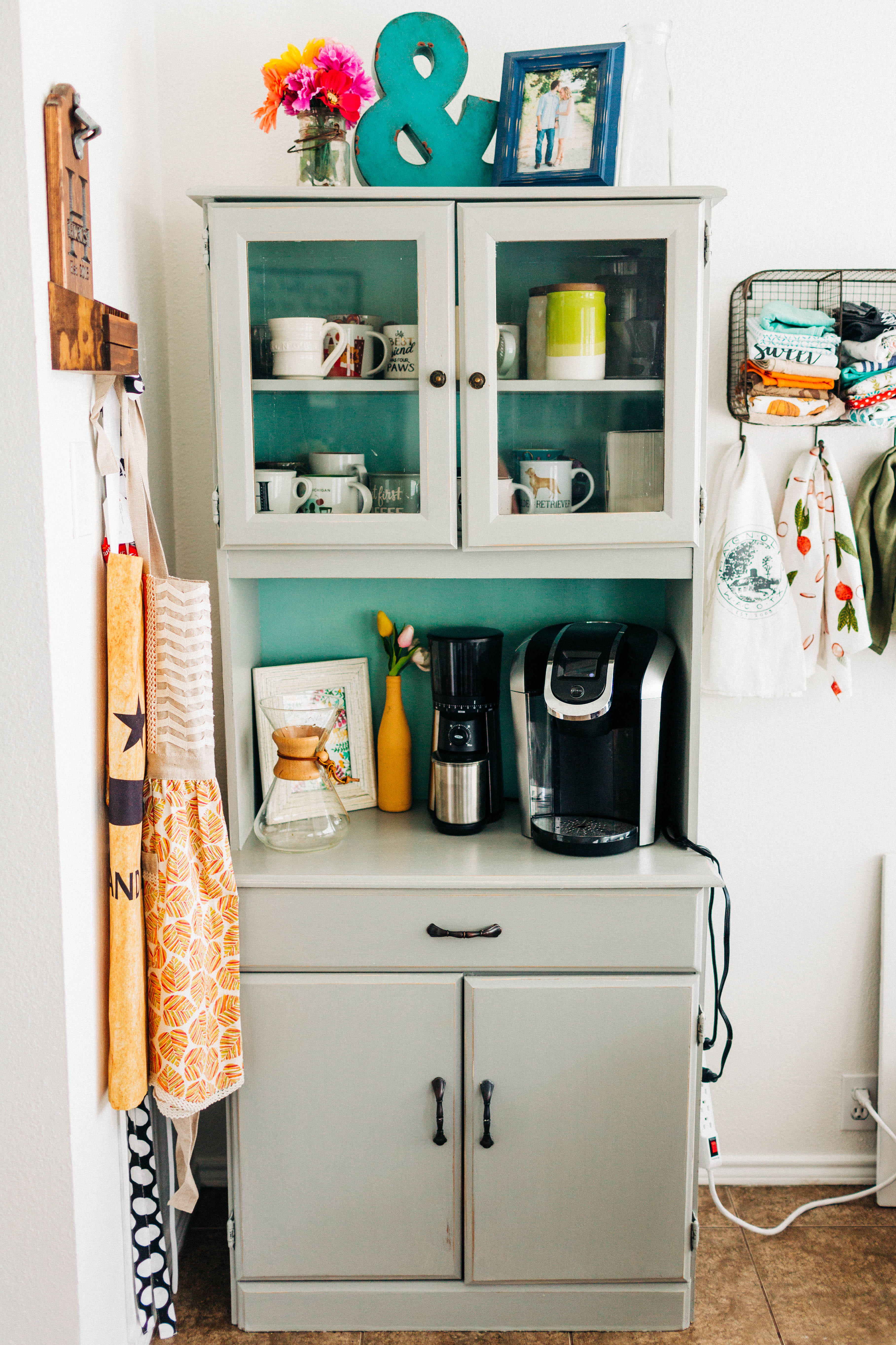 How to build an EPIC coffee bar! | read more at happilythehicks.com