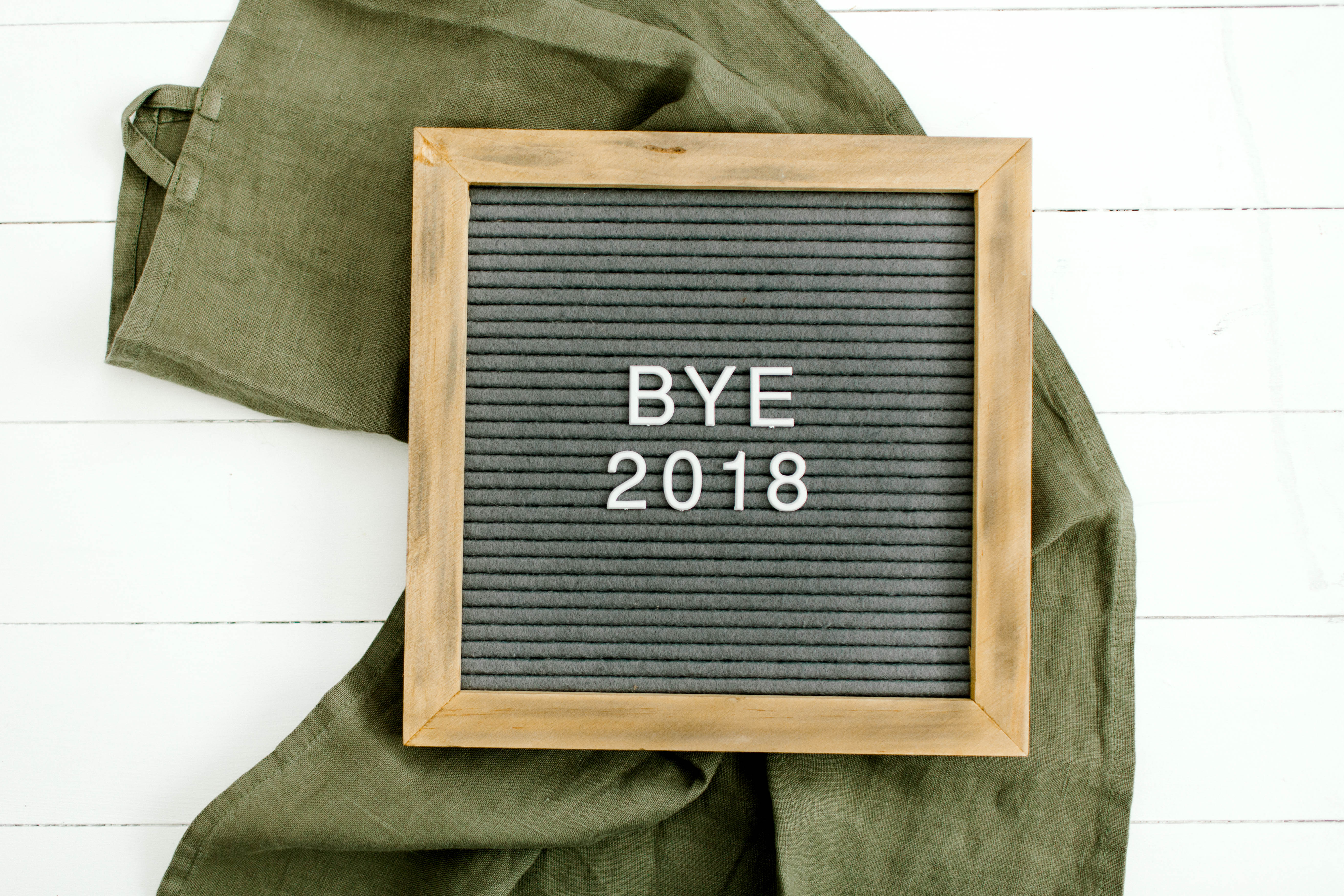 Bye 2018 | read more at happilythehicks.com