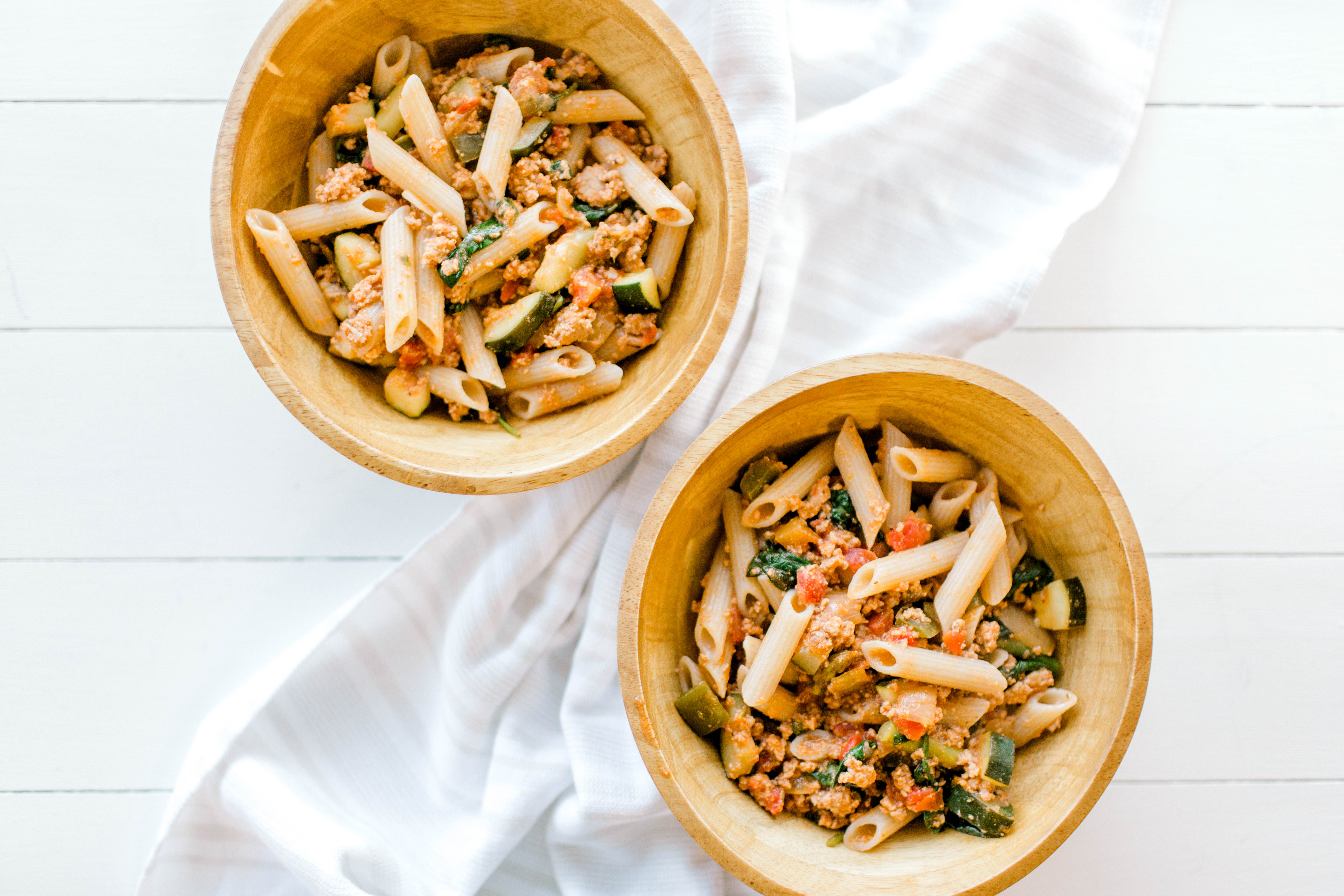 Super Easy Superfood Pasta | read more at happilythehicks.com
